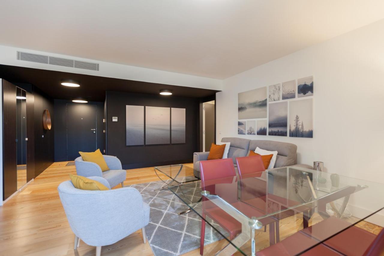 FLH Praça Comércio Artistic Flat with Balcony Lisbona Esterno foto