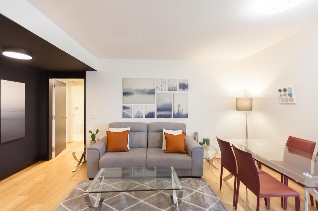 FLH Praça Comércio Artistic Flat with Balcony Lisbona Esterno foto