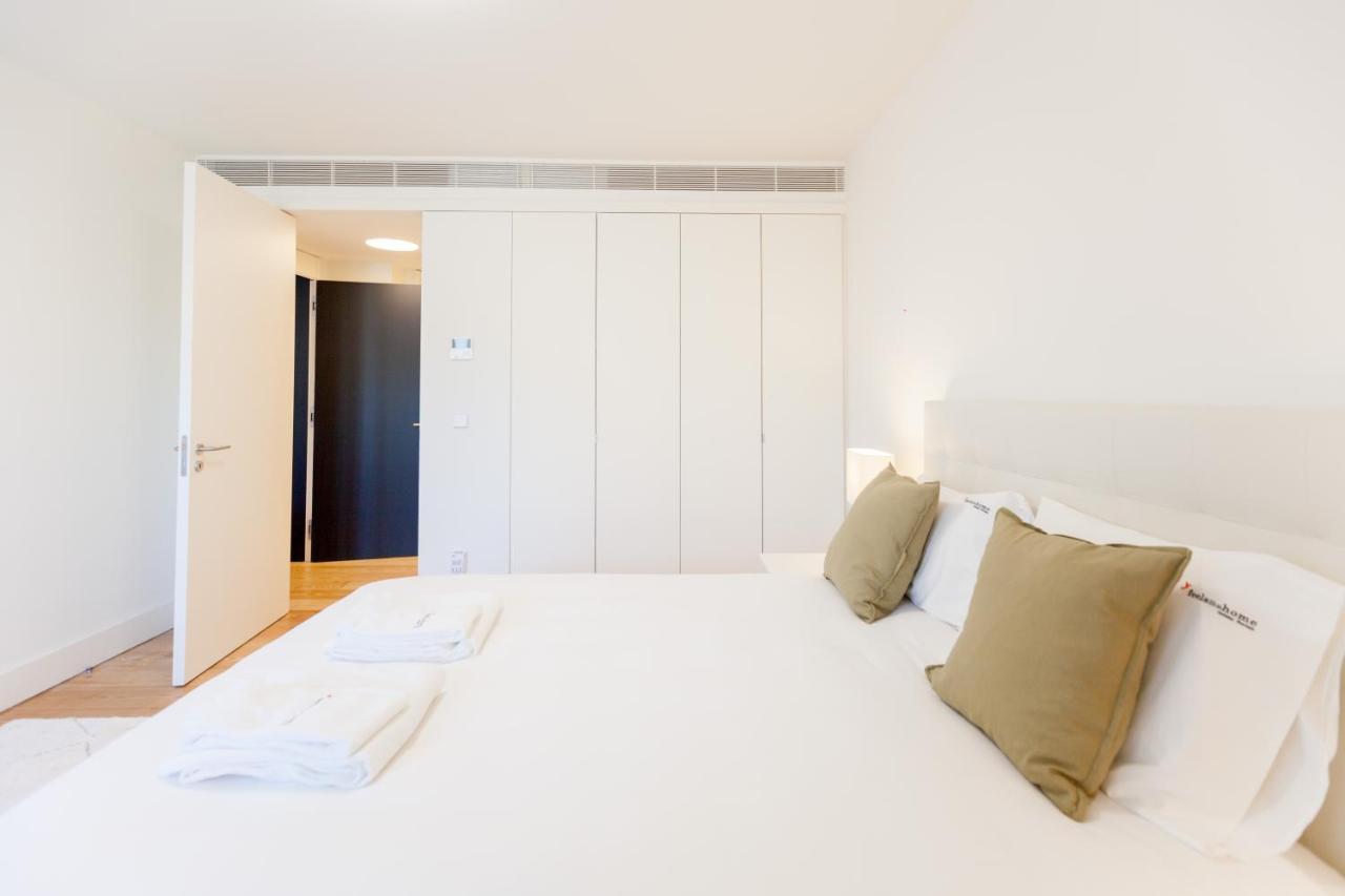 FLH Praça Comércio Artistic Flat with Balcony Lisbona Esterno foto